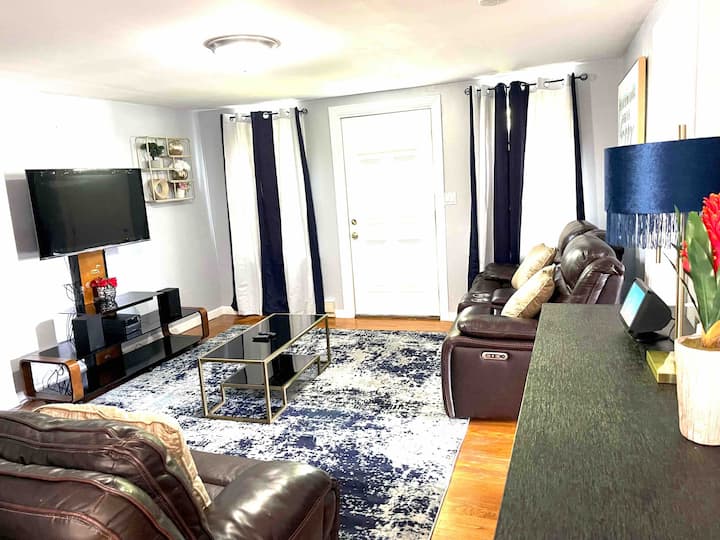Lovely & Spacious 2 BR (W/KING/QUEEN beds) 2 BTH. - Image 2