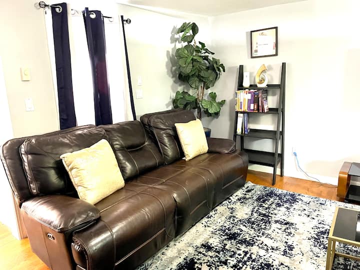 Lovely & Spacious 2 BR (W/KING/QUEEN beds) 2 BTH. - Image 5